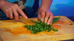 Летний фасолевый суп с фрикадельками из свиного фарша