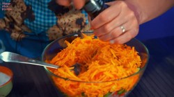 название картинки Летний овощной салат с консервированной кукурузой