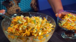 название картинки Летний овощной салат с консервированной кукурузой