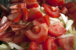 Летний салат с острым маслом - шаг 5 Летний салат с острым маслом - шаг 5