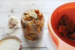 Лисички на зиму в банках