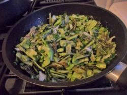 Лобио из стручковой фасоли с яйцом по-грузински