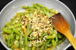 Лобио из зеленых стручков фасоли по грузински - шаг 12 Лобио из зеленых стручков фасоли по грузински - шаг 12