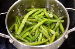Лобио из зеленых стручков фасоли по грузински - шаг 3 Лобио из зеленых стручков фасоли по грузински - шаг 3
