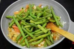 Лобио из зеленых стручков фасоли по грузински - шаг 9 Лобио из зеленых стручков фасоли по грузински - шаг 9