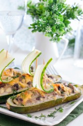 Лодочки из кабачков в духовке с фаршем и грибами