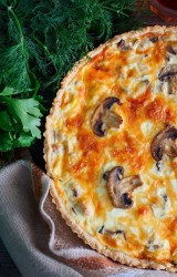 название картинки Лоранский пирог с курицей и грибами