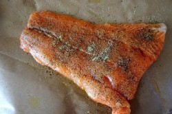 Лосось по-гречески с соусом цацики