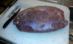 название картинки Мясо лося с беконом в духовке