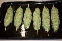 Люля-кебаб из куриного фарша в духовке