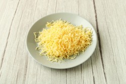 название картинки Вермишелевая запеканка с фаршем в духовке