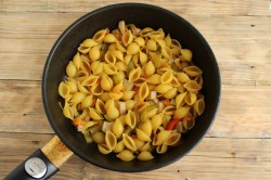название картинки Макароны на сковороде