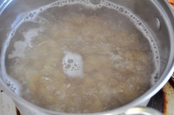 Макароны с фаршем и овощами в чесночном соусе - шаг 1