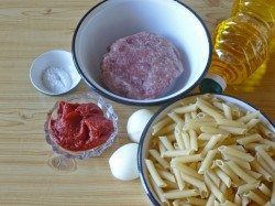 название картинки Макароны с фаршем и томатной пастой по флотски