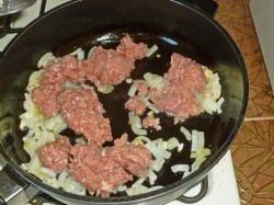 название картинки Макароны с фаршем и томатной пастой по флотски