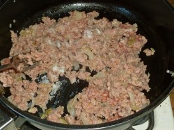 название картинки Макароны с фаршем и томатной пастой по флотски