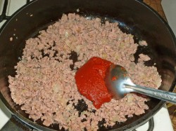 название картинки Макароны с фаршем и томатной пастой по флотски