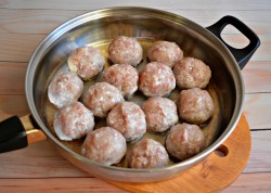 Макароны с фрикадельками в духовке со сливками