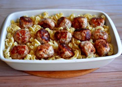 Макароны с фрикадельками в духовке со сливками