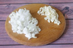 Макароны с курицей и грибами в сливочном соусе