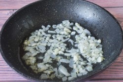 Макароны с курицей и грибами в сливочном соусе