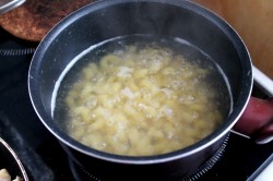 Макароны с курицей в духовке запеченные