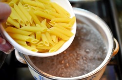 Макароны с томатной пастой