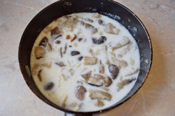 название картинки Макароны в сметанном соусе с грибами