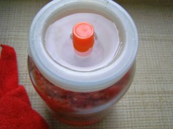 Малиновая наливка из малины - шаг 8