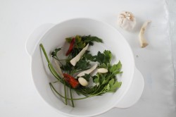 Малосольные огурцы в кастрюле быстро