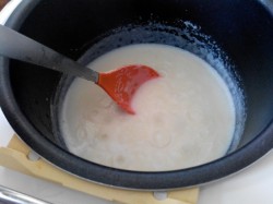 Манная каша в мультиварке на молоке - шаг 5