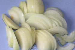 название картинки Маринованные огурцы с луком на зиму