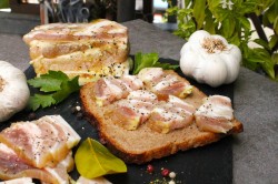 название картинки Маринованное сало в рассоле