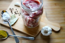 название картинки Маринованное сало в рассоле