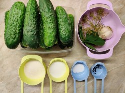 Хрустящие маринованные огурцы с лимонной кислотой на зиму