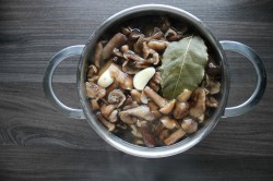 название картинки Маринованные опята в банках на зиму