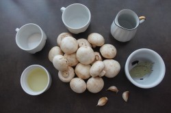 название картинки Маринованные шампиньоны быстро в домашних условия