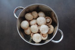 название картинки Маринованные шампиньоны быстро в домашних условия