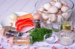 Маринованные шампиньоны с овощами