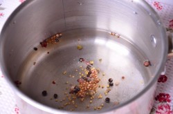 Маринованные шампиньоны с овощами