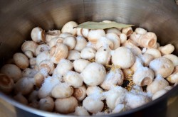название картинки Маринованные шампиньоны