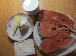 название картинки Медальоны из семги в духовке в сливочно-сырном соусе с дор блю