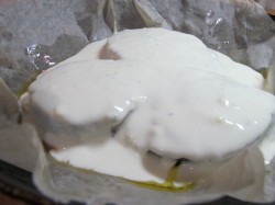 название картинки Медальоны из семги в духовке в сливочно-сырном соусе с дор блю