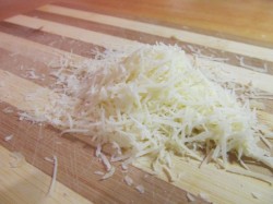 название картинки Медальоны из семги в духовке в сливочно-сырном соусе с дор блю