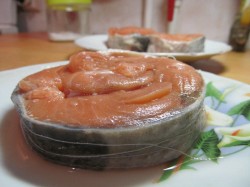 название картинки Медальоны из семги в духовке в сливочно-сырном соусе с дор блю