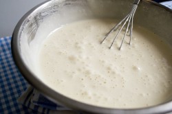 Медовые тонкие коржи - шаг 5 Медовые тонкие коржи - шаг 5