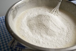 Медовые тонкие коржи - шаг 6 Медовые тонкие коржи - шаг 6