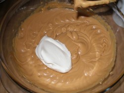 Медовый торт Коровка с вареной сгущенкой