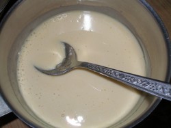 Медовый торт Коровка с вареной сгущенкой