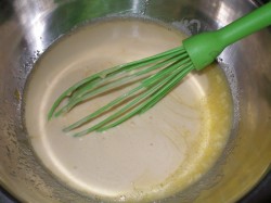 Медовый торт Коровка с вареной сгущенкой